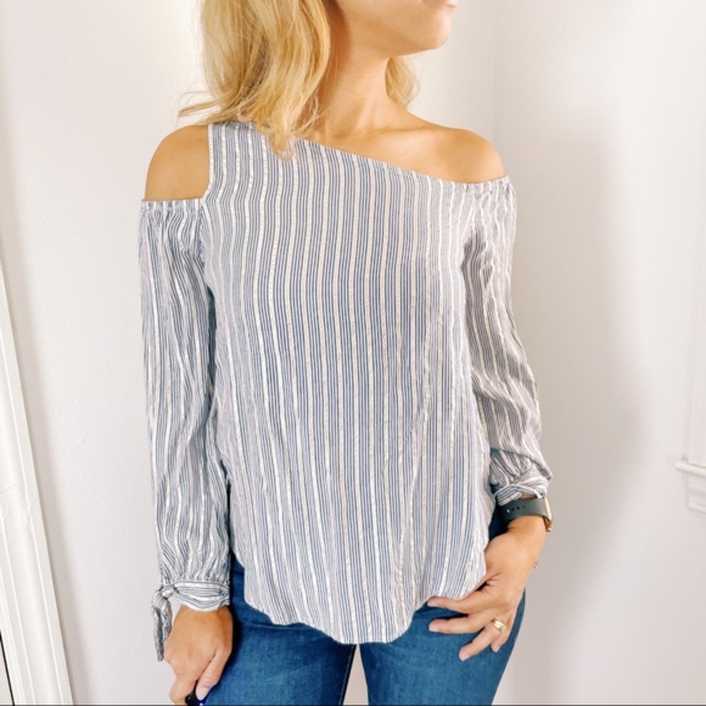Express long sleeve Top, Blue print, One Shoulder